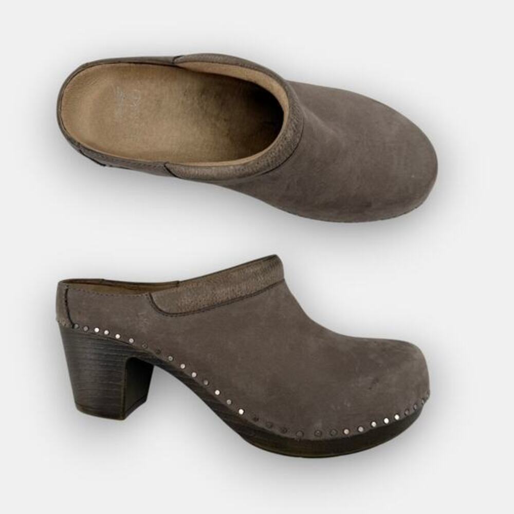 Dansko 37‎ taupe suede mule clogs